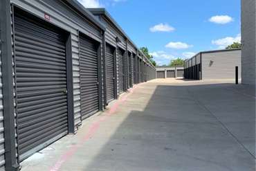 Extra Space Storage - 4311 Communications Dr Dallas, TX 75211