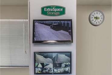Extra Space Storage - 5120 San Fernando Rd Glendale, CA 91204
