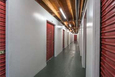 Extra Space Storage - 12830 Roselle Ave Hawthorne, CA 90250