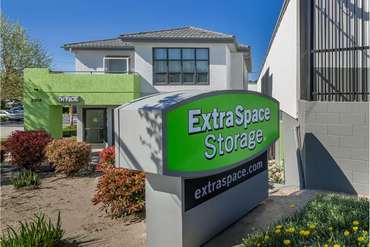 Extra Space Storage - 2904 Casitas Ave Los Angeles, CA 90039