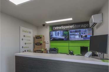 Extra Space Storage - 2909 SE 67th Ave Beaverton, OR 97078