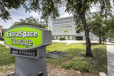 Extra Space Storage - 2301 W Cleveland St Tampa, FL 33609