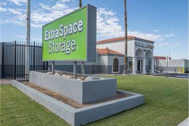 Extra Space Storage - 8100 E 22nd St Tucson, AZ 85710