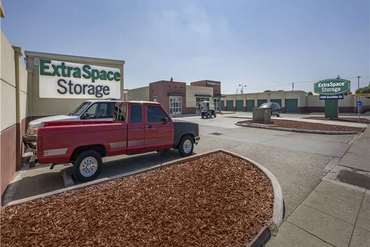 Extra Space Storage - 2000 Doolittle Dr San Leandro, CA 94577