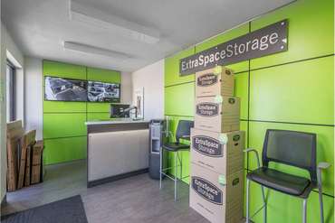 Extra Space Storage - 10250 N 19th Ave Phoenix, AZ 85021