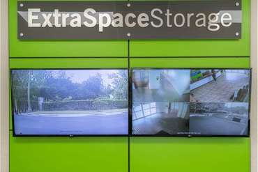Extra Space Storage - 831 N Park Ave Apopka, FL 32712