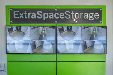 Extra Space Storage - 1650 7th Ave N St Petersburg, FL 33713