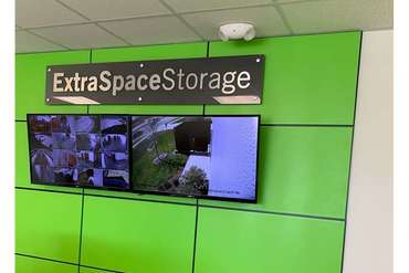 Extra Space Storage - 12709 E Colonial Dr Orlando, FL 32826