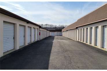 Extra Space Storage - 12 Irongate Dr Waldorf, MD 20602