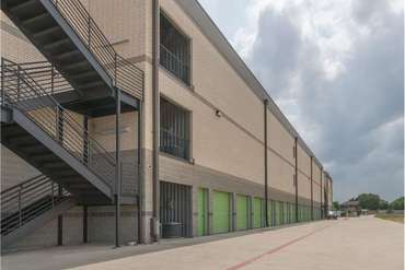 Extra Space Storage - 6021 North Fwy Fort Worth, TX 76131