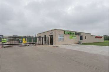 Extra Space Storage - 1106 N Hwy 175 Seagoville, TX 75159