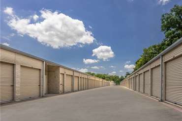 Extra Space Storage - 303 E Hwy 67 Duncanville, TX 75137