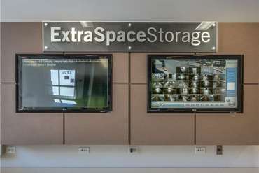 Extra Space Storage - 1205 W Jackson Blvd Chicago, IL 60607