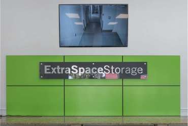 Extra Space Storage - 818 NE 44th St Oakland Park, FL 33334