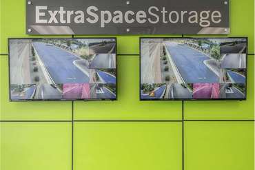 Extra Space Storage - 1725 NW Maynard Rd Cary, NC 27513