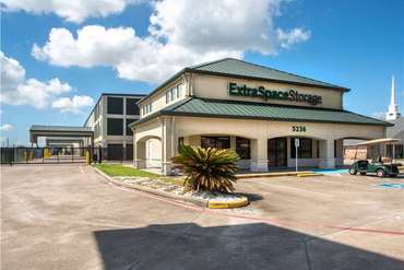 Extra Space Storage - 5236 East Fwy Baytown, TX 77521