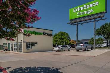 Extra Space Storage - 3906 W Airport Fwy Irving, TX 75062