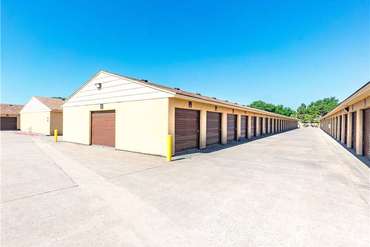Extra Space Storage - 2100 24th Ave SE Norman, OK 73071