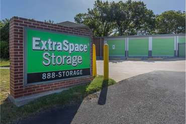 Extra Space Storage - 1925 S Bowie Dr Weatherford, TX 76086