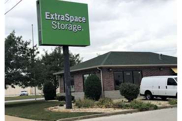 Extra Space Storage - 2556 Bernice Rd Lansing, IL 60438