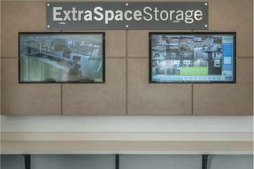 Extra Space Storage - 1N372 Main St Glen Ellyn, IL 60137