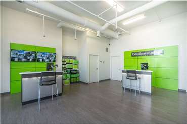 Extra Space Storage - 4455 W Montrose Ave Chicago, IL 60641