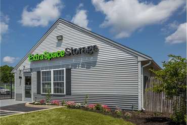 Extra Space Storage - 1650 New State Hwy Raynham, MA 02767
