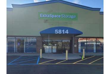 Extra Space Storage - 5814 S Pennsylvania Ave Lansing, MI 48911