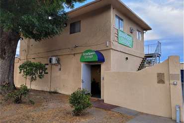 Extra Space Storage - 6836 Canby Ave Reseda, CA 91335