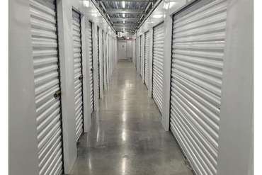Extra Space Storage - 6853 Woodley Ave Lake Balboa, CA 91406