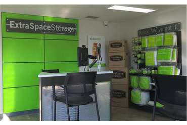 Extra Space Storage - 1713 1/2 E 10th St Jeffersonville, IN 47130