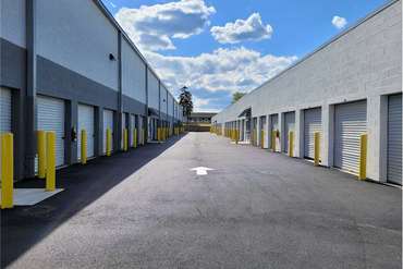 Extra Space Storage - 957 Lincoln Hwy Morrisville, PA 19067