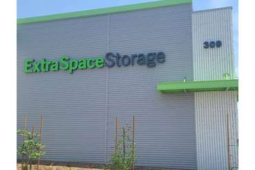 Extra Space Storage - 309 S Riverside Ave Rialto, CA 92376