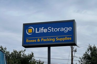 Life Storage - 114 Pleasant Valley St Methuen, MA 01844