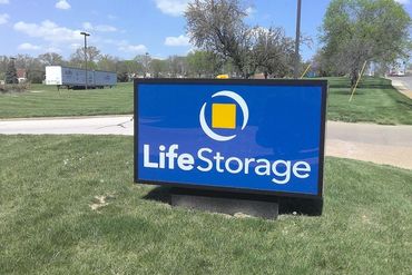 Life Storage - 3281 S Big Bend Blvd Maplewood, MO 63143