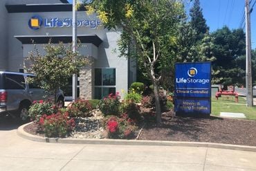 Life Storage - 7716 Folsom Blvd Sacramento, CA 95826