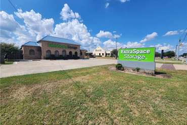 Extra Space Storage - 9145 Jones Rd Houston, TX 77065