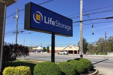 Life Storage - 5215 Dixie Hwy Louisville, KY 40216