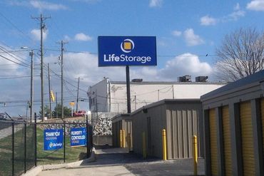 Life Storage - 4207 Hilltop Rd Greensboro, NC 27407