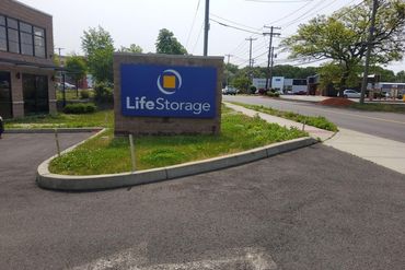 Life Storage - 33 Schoolhouse Rd Milford, CT 06460
