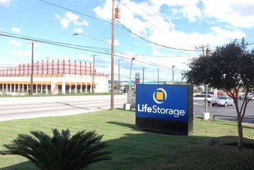 Life Storage - 7550 Culebra Rd San Antonio, TX 78251
