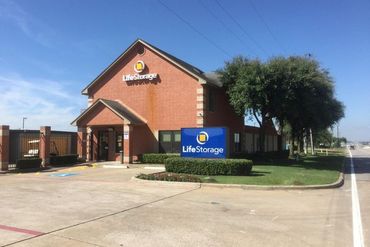 Life Storage - 1010 E Highway 67 Duncanville, TX 75137