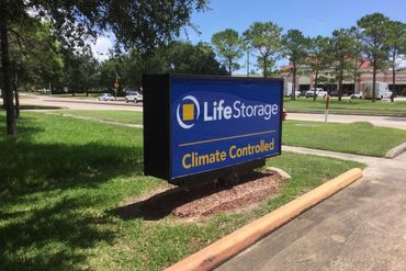 Life Storage - 14102 Bay Pointe Ct Houston, TX 77062