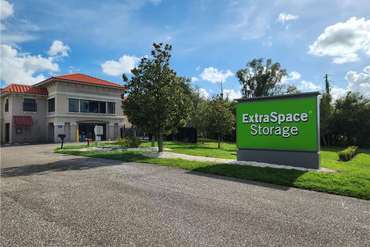 Extra Space Storage - 10111 Gandy Blvd N St Petersburg, FL 33702