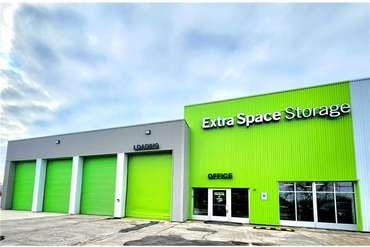 Extra Space Storage - 3774 N Richards St Milwaukee, WI 53212
