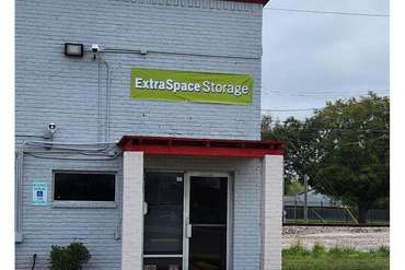 Extra Space Storage - 8320 Alabonson Rd Houston, TX 77088
