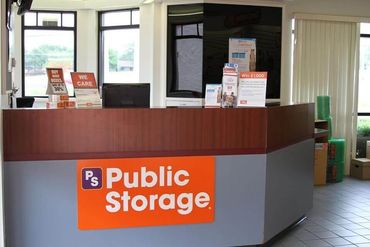 Public Storage - 601 North Stemmons Freeway Lewisville, TX 75067