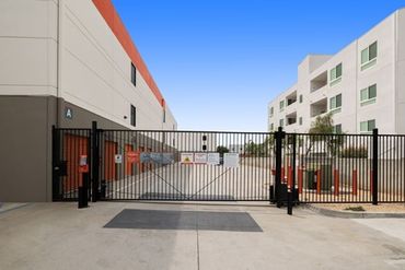 Public Storage - 6202 Willoughby Ave Los Angeles, CA 90038
