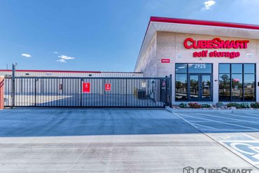 CubeSmart Self Storage - 2925 W Overton Rd Tucson, AZ 85742