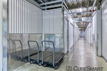 CubeSmart Self Storage - 391 N Frontage Rd New London, CT 06320